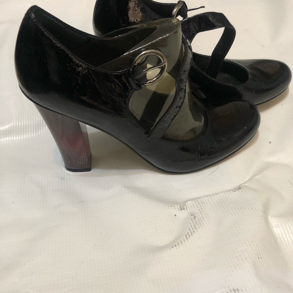 Heels - Picture 3 of 3